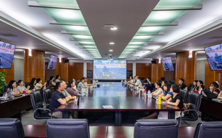 广东东软学院集中收看纪念中国人民抗日战争暨世界反法西斯战争胜利80周年大会