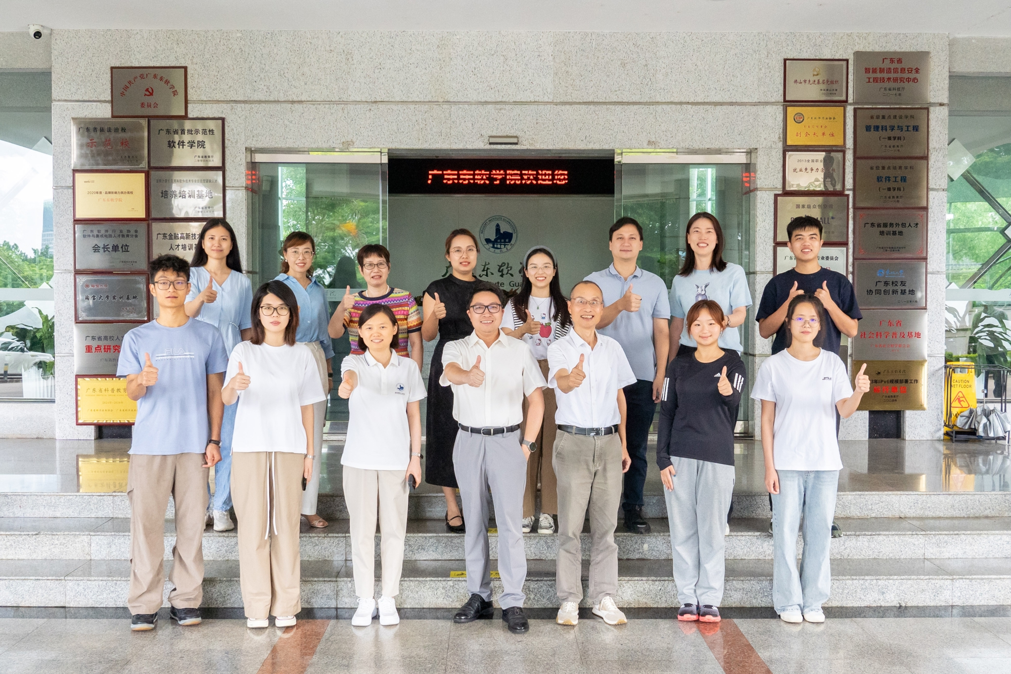 fed9df8144364f2dbaa9443811e42982.jpg fed9df8144364f2dbaa9443811e42982.jpg