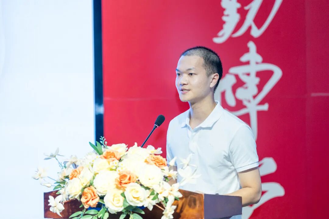 4a37e6f0baa04909b3932c40620a9895.jpg 4a37e6f0baa04909b3932c40620a9895.jpg