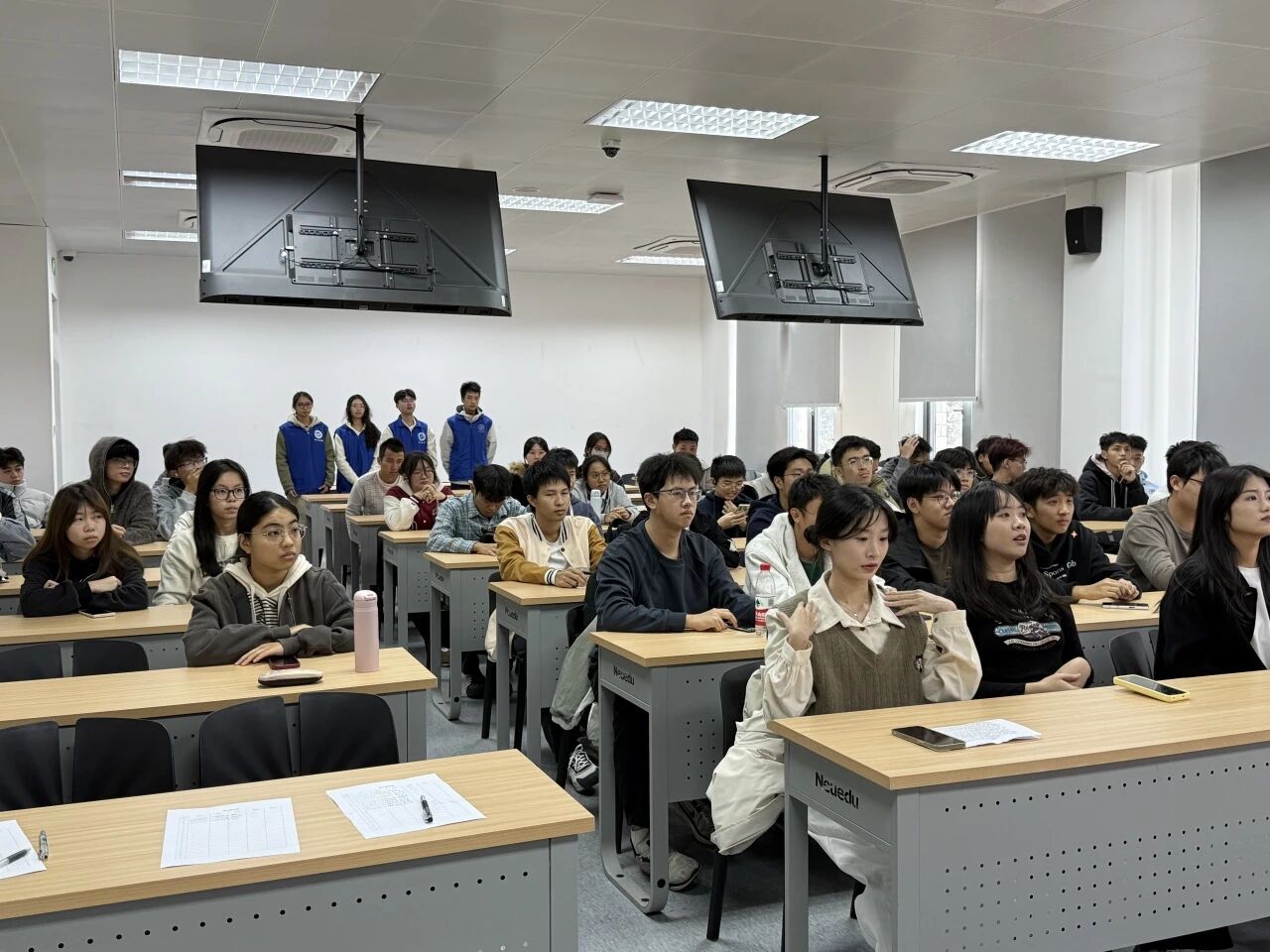 746152cb906f43d88788529e2f4a4407.jpg 746152cb906f43d88788529e2f4a4407.jpg